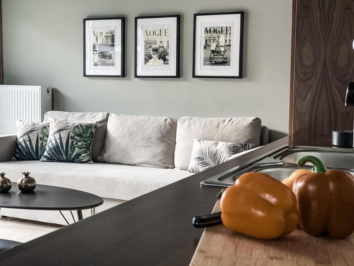 Boutique Homes Волос Екстериор снимка