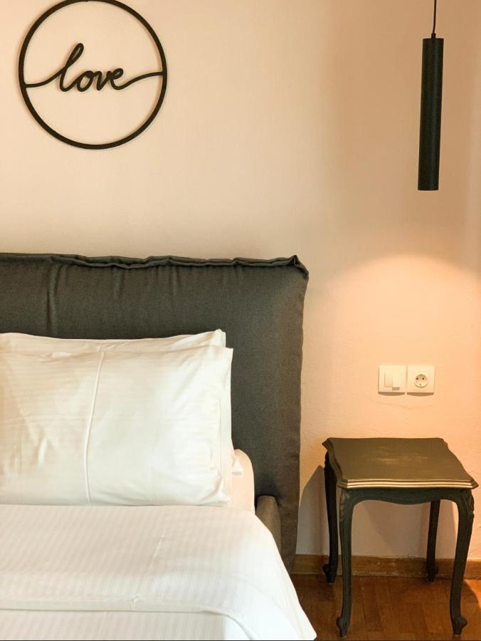 Boutique Homes Волос Екстериор снимка