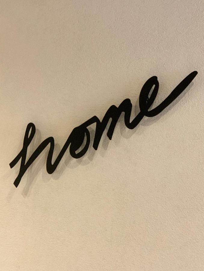 Boutique Homes Волос Екстериор снимка